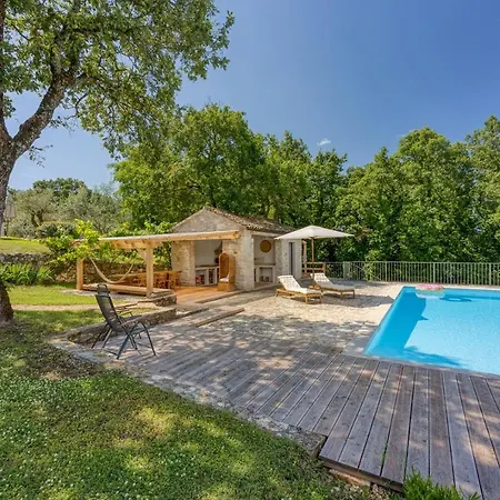 Villa Neastor *