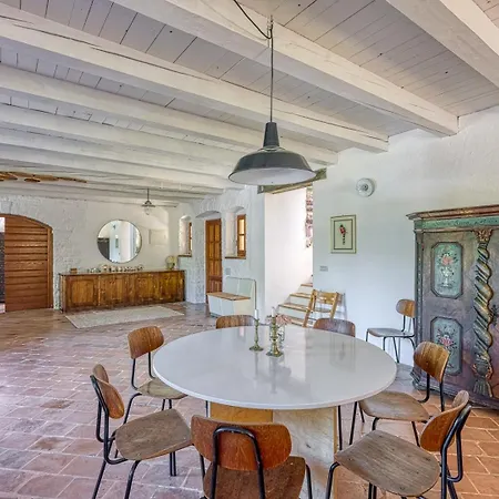 Neastor Villa